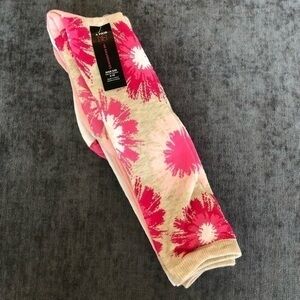 NOBO No Boundaries Socks 4 Pack Of Knee High Socks Flowers Pink White Beige NWT